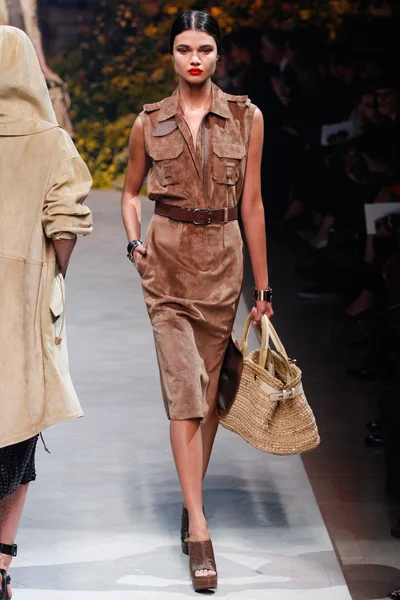 Look 18